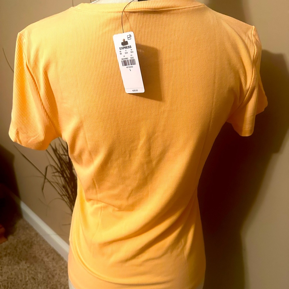 Express Ribbed T-shirt. - Picture 2 of 3